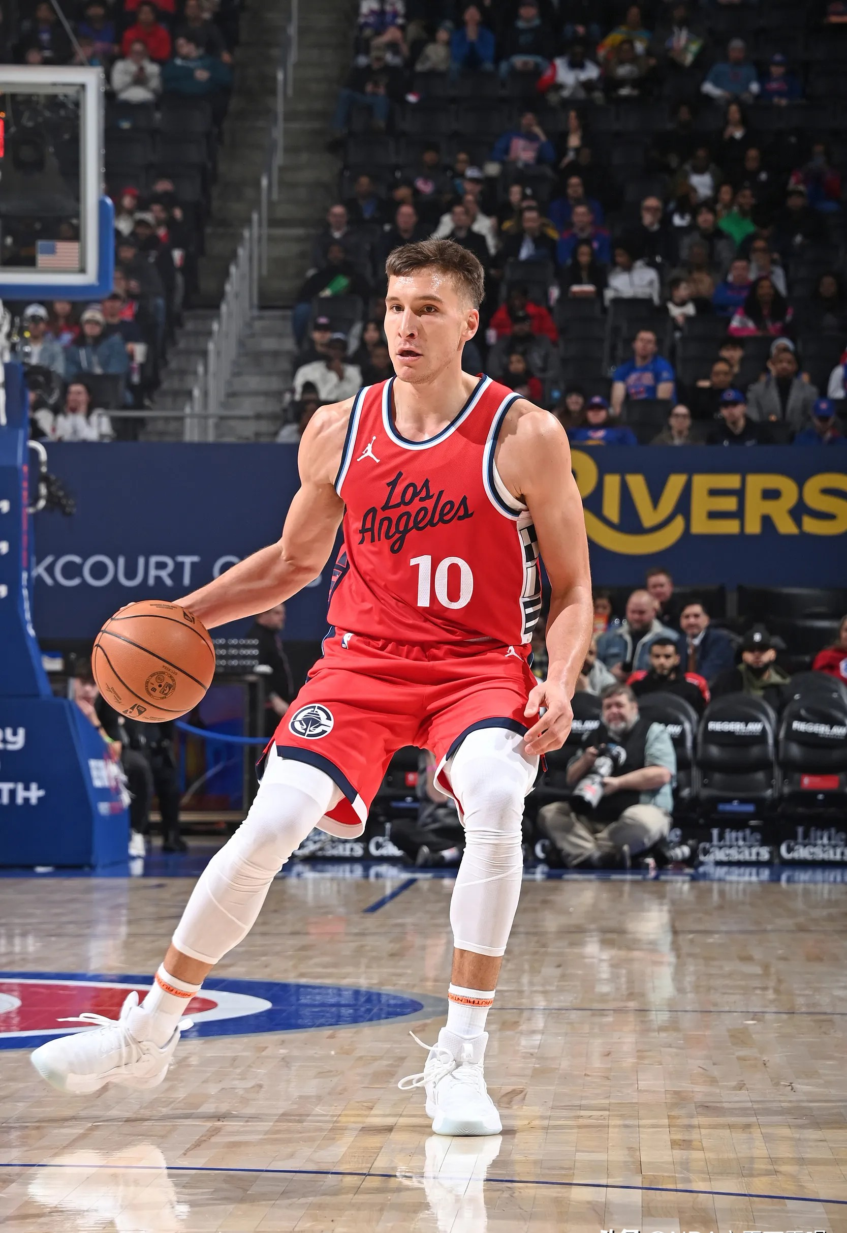 转会期突围战来临；波尔图围绕NBA季后赛防线松动；话题不断；训练强度明显提升(阿森纳vs波尔图首发阵容预测)