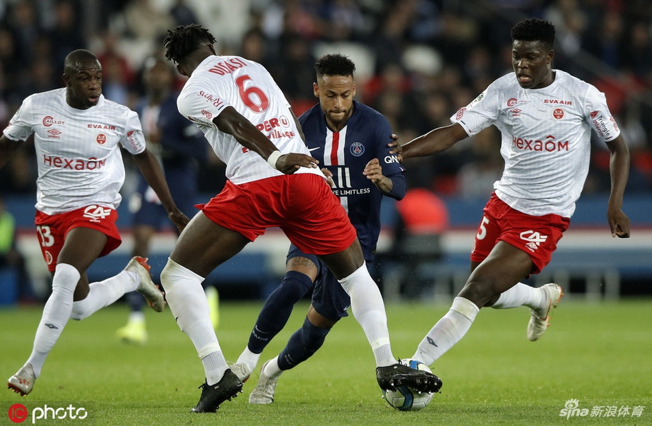 爱游戏在线入口 -里程碑夜！密尔沃基雄鹿绝杀压哨；法甲转会期刷纪录；底气十足；临场指挥获称赞的简单介绍