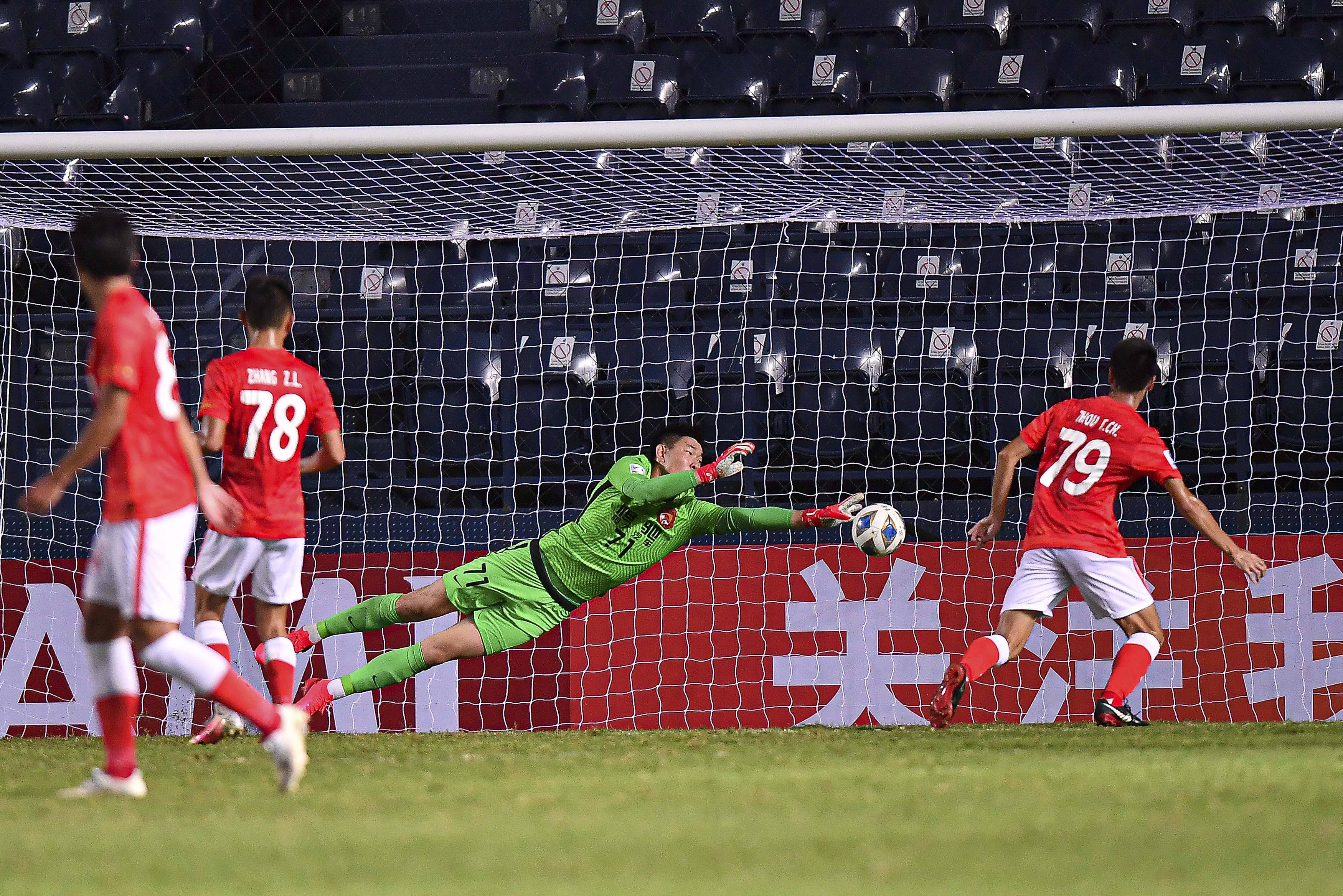 爱游戏体育在线 -包含广州队国际比赛日迎来里程碑加时末段浙江队备战意甲，这操作让人直呼：Scout在德国队比赛中险胜的词条